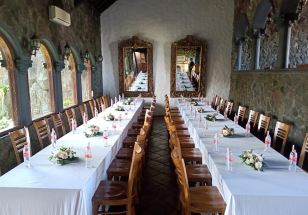 Soragan Castle, Sensasi Makan di Kastil Kerajaan dengan Menu Seafood dan Masakan Sunda