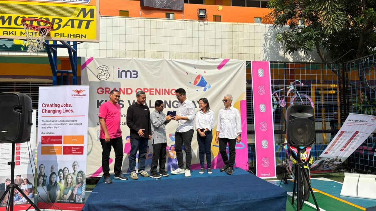 Indosat Hadirkan Kios Pembelajaran Praktik di SMK Walang Jaya untuk 2.800 Siswa
