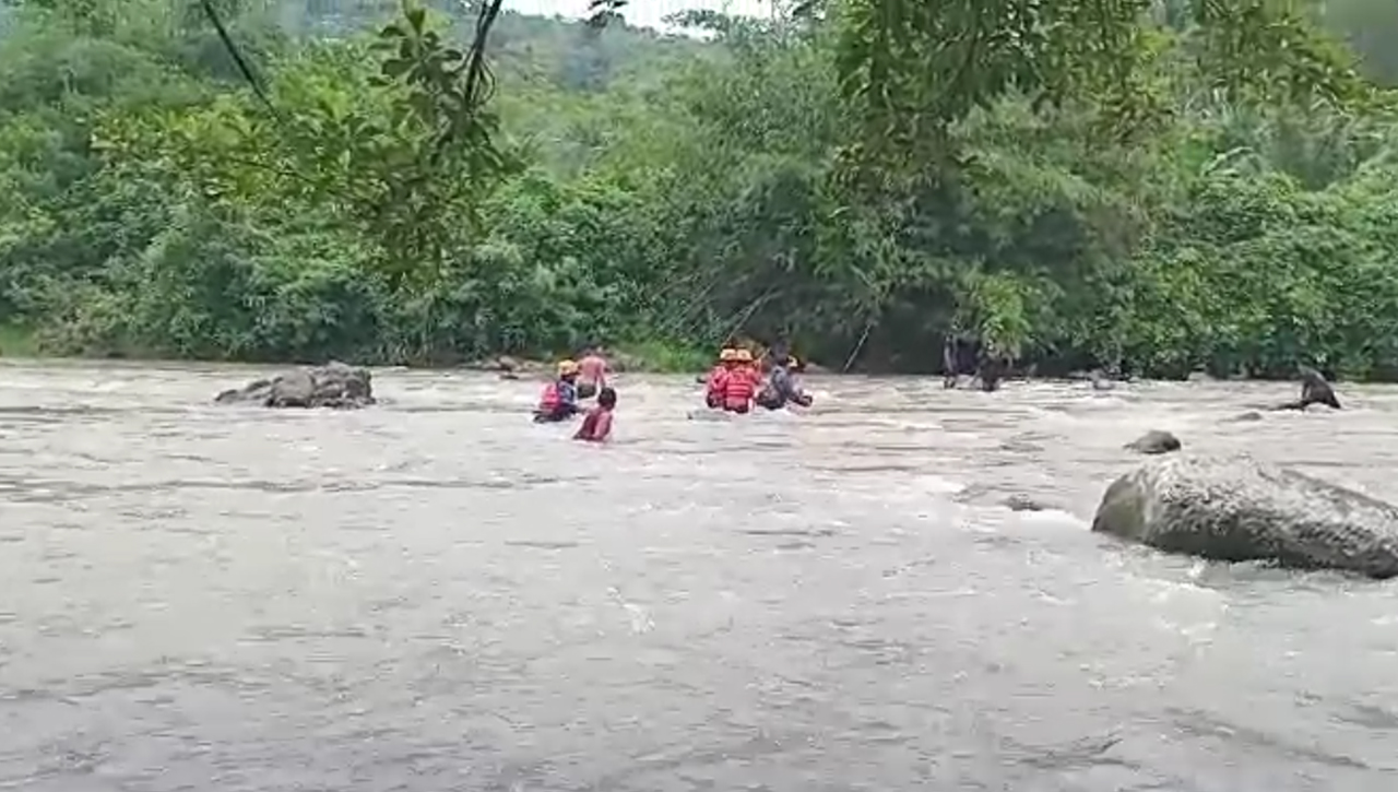 Tiga Hari Pencarian, Tim SAR Temukan Jasad Bocah Hanyut di Sungai Cipatujah, Ditemukan 4 KM Dari Lokasi Awal