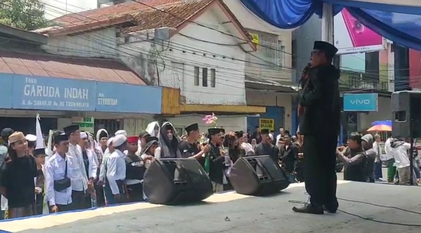 Protes Tayangan TV yang Dinilai Lecehkan Pesantren, Ratusan Santri di Kota Tasikmalaya Gelar Aksi Damai