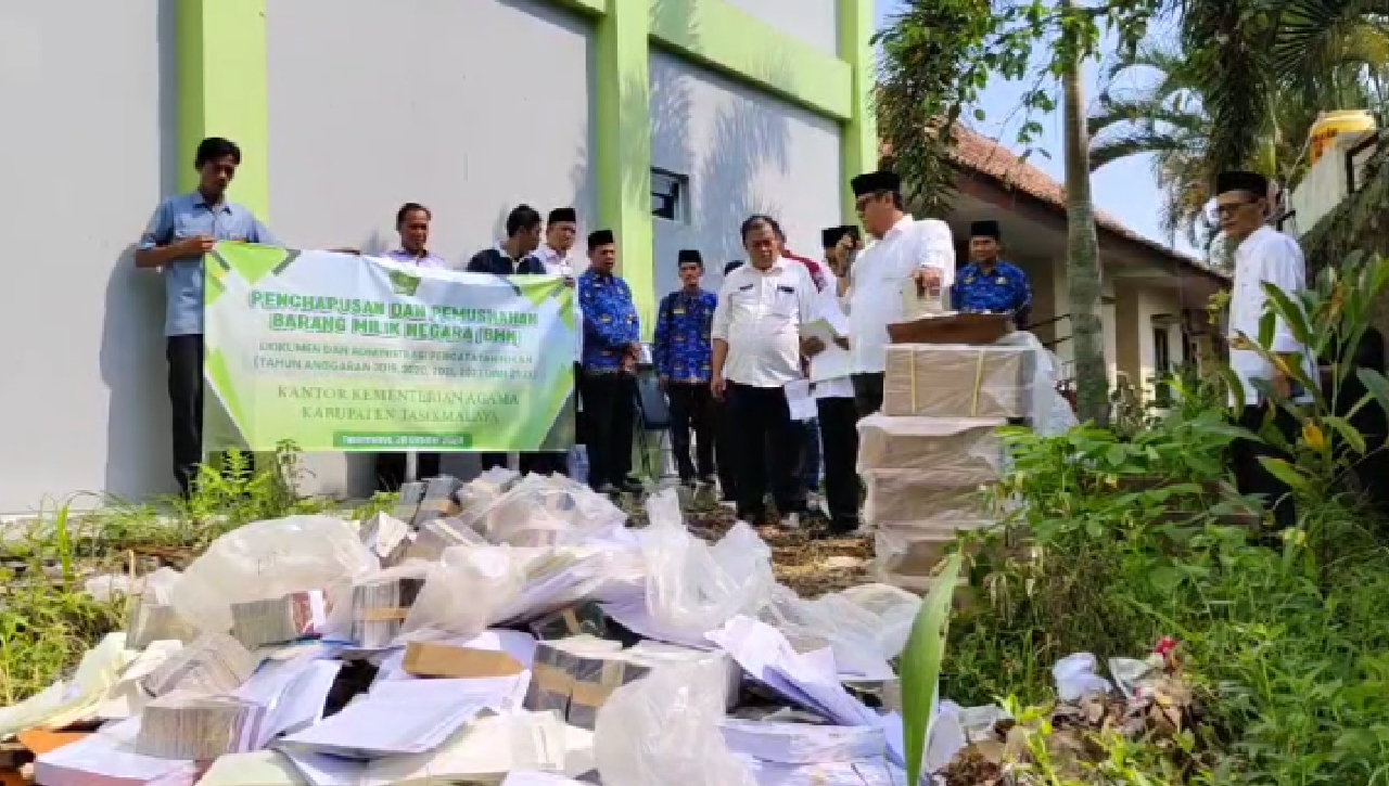 Cegah Penyalahgunaan, di Tasikmalaya Puluhan Ribu Dokumen Nikah Dimusnahkan