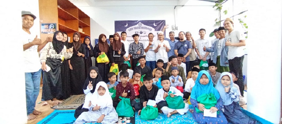 IJTI Korda Tasikmalaya Bagikan Paket Sembako, Hibur Dan Santuni Anak Yatim Di Purbaratu