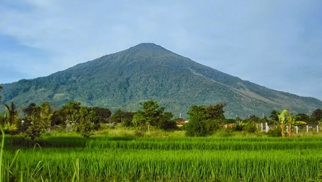 Ingin Mendaki Gunung Ciremai? Simak Informasi, Harga Tiket dan Objek Wisata di Sekitarnya 