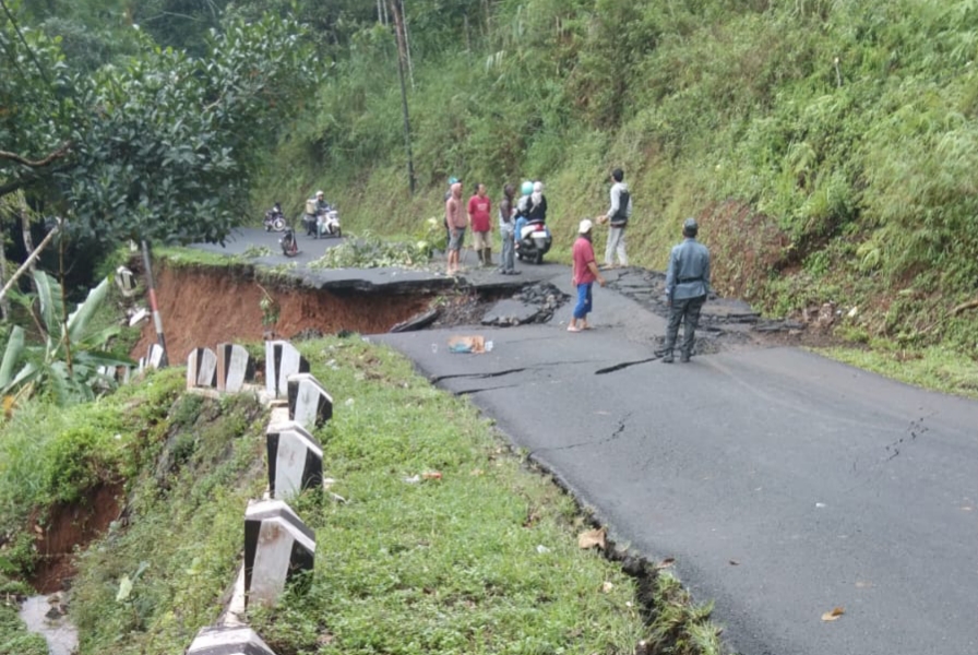 UPDATE Kondisi Jalan Taraju Tasikmalaya yang Amblas, Apakah Bisa Dilalui Kendaraan? Ini Penjelasan BPBD