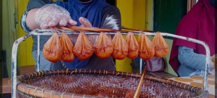 Mengenal Oleh – Oleh Burayot, Makanan Khas Garut Yang Memiliki Bentuk Unik Dari Kue Yang Lain