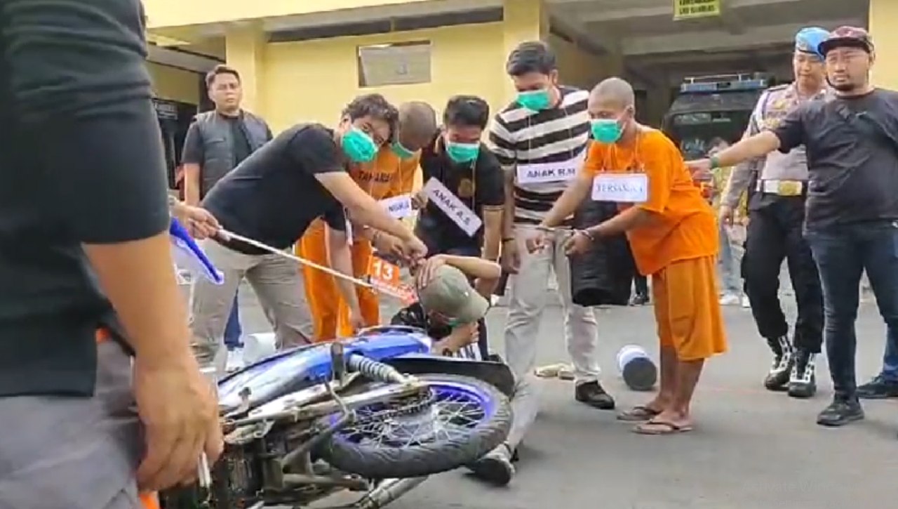 Polisi Gelar Rekonstruksi Pembunuhan Pelajar Di Kota Tasik, Dari Minum Beralkohol, Hingga Hantam Korban