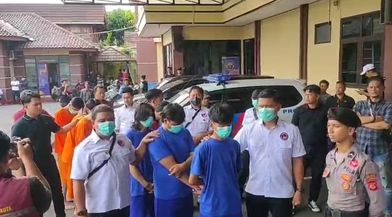 7 Tersangka Pengedar Obat-obatan Terlarang Diringkus Polisi, Ratusan Butir Obat Terlarang Turut Diamankan