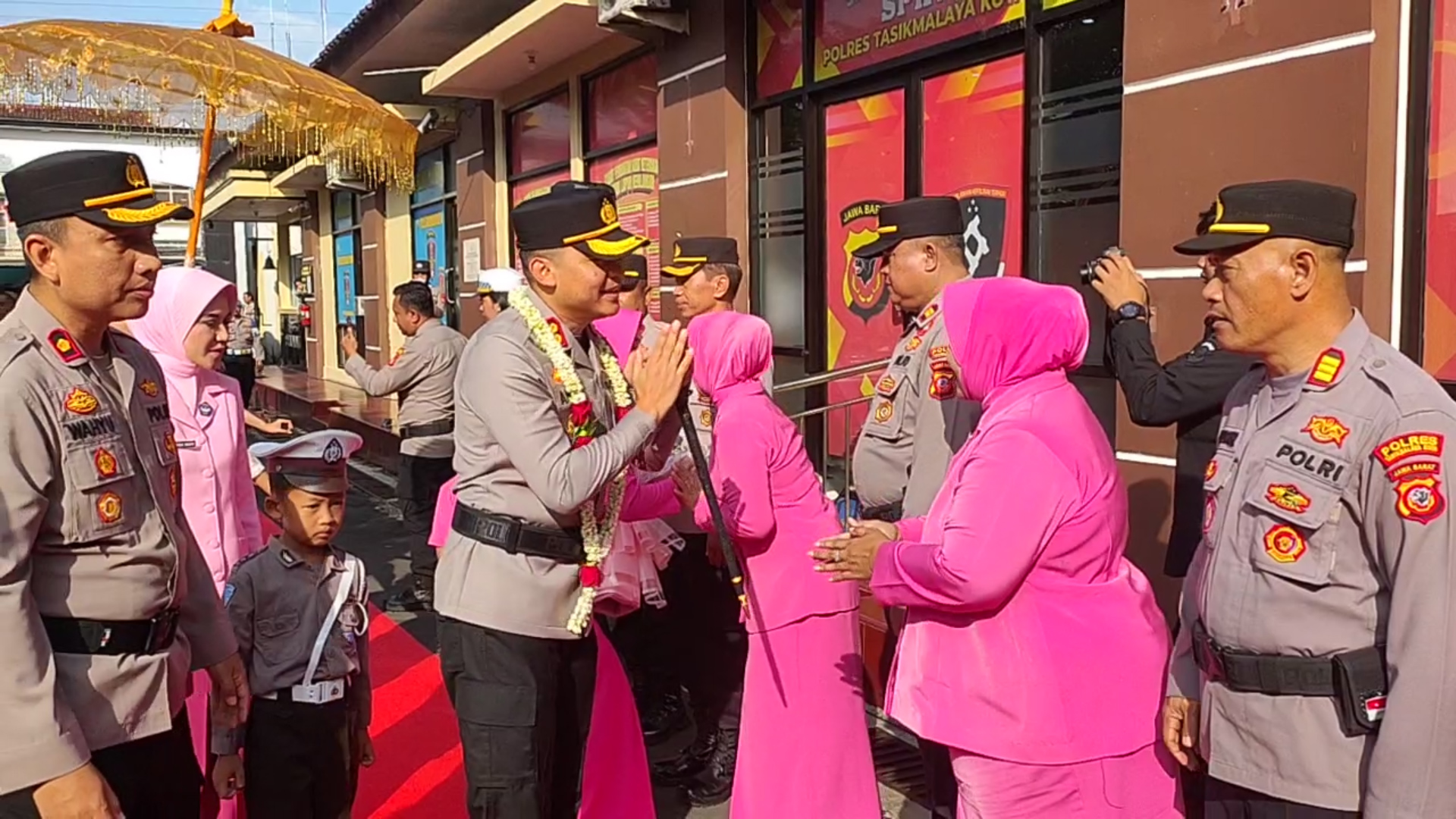 Estafet Kepemimpinan Polres Tasikmalaya Kota Resmi Berganti, AKBP Andi Purwanto Gantikan AKBP Moch Faruk Rozi 