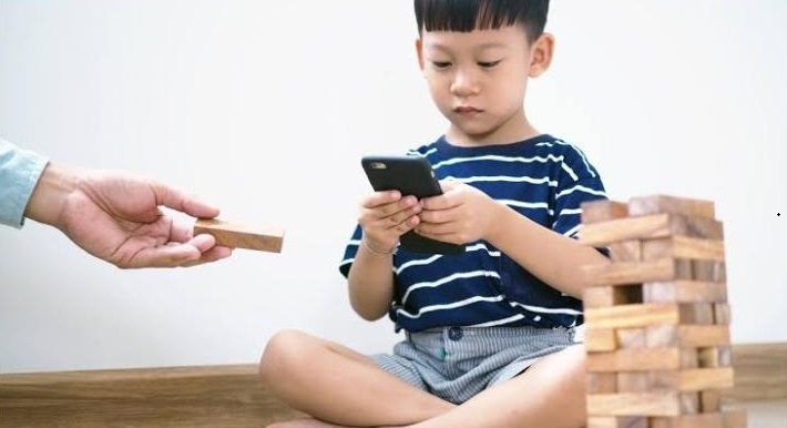 Strategi dan Langkah Bijak Mengatasi Ketergantungan Anak pada Gadget