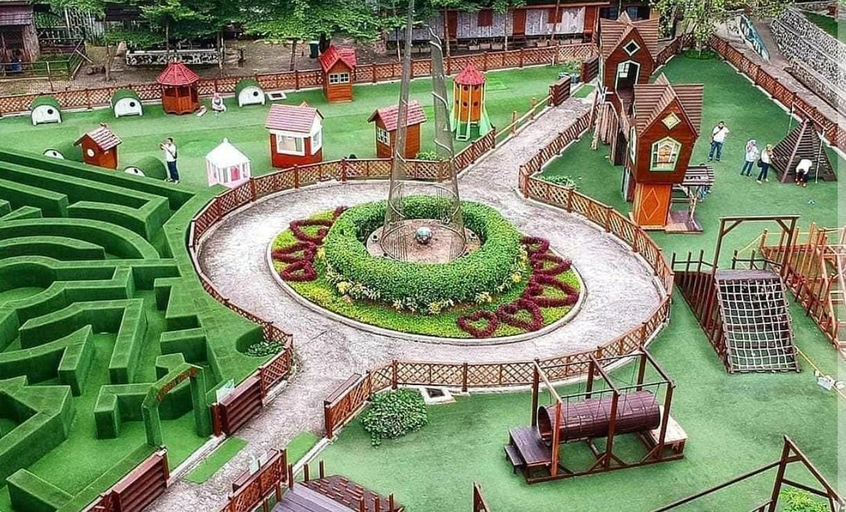 Alam Wisata Karang Resik: Surga Hijau Bertabur Bunga di Jantung Tasikmalaya