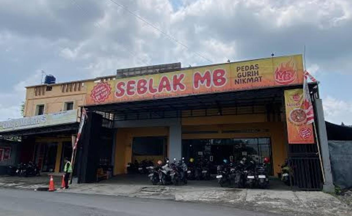 Bukan Seblak Biasa, Seblak MB di Mangkubumi Jadi Buruan Food Vlogger karena Bumbu Medoknya!