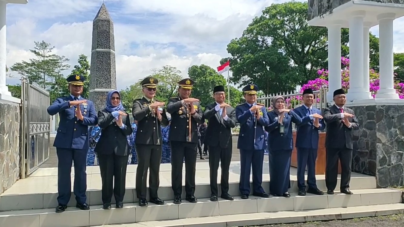 Hari Pahlawan, Wali Kota Ajak Pemuda Maknai Perjuangan, Pemkot Gelar Upacara Penghormatan dan Tabur Bunga