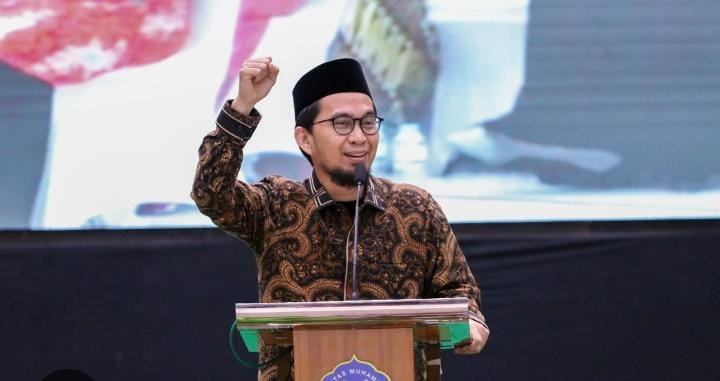 Ustadz Adi Hidayat Ungkap Hikmah Terbesar Ramadan: Mengembalikan Misi Istimewa Penciptaan Manusia