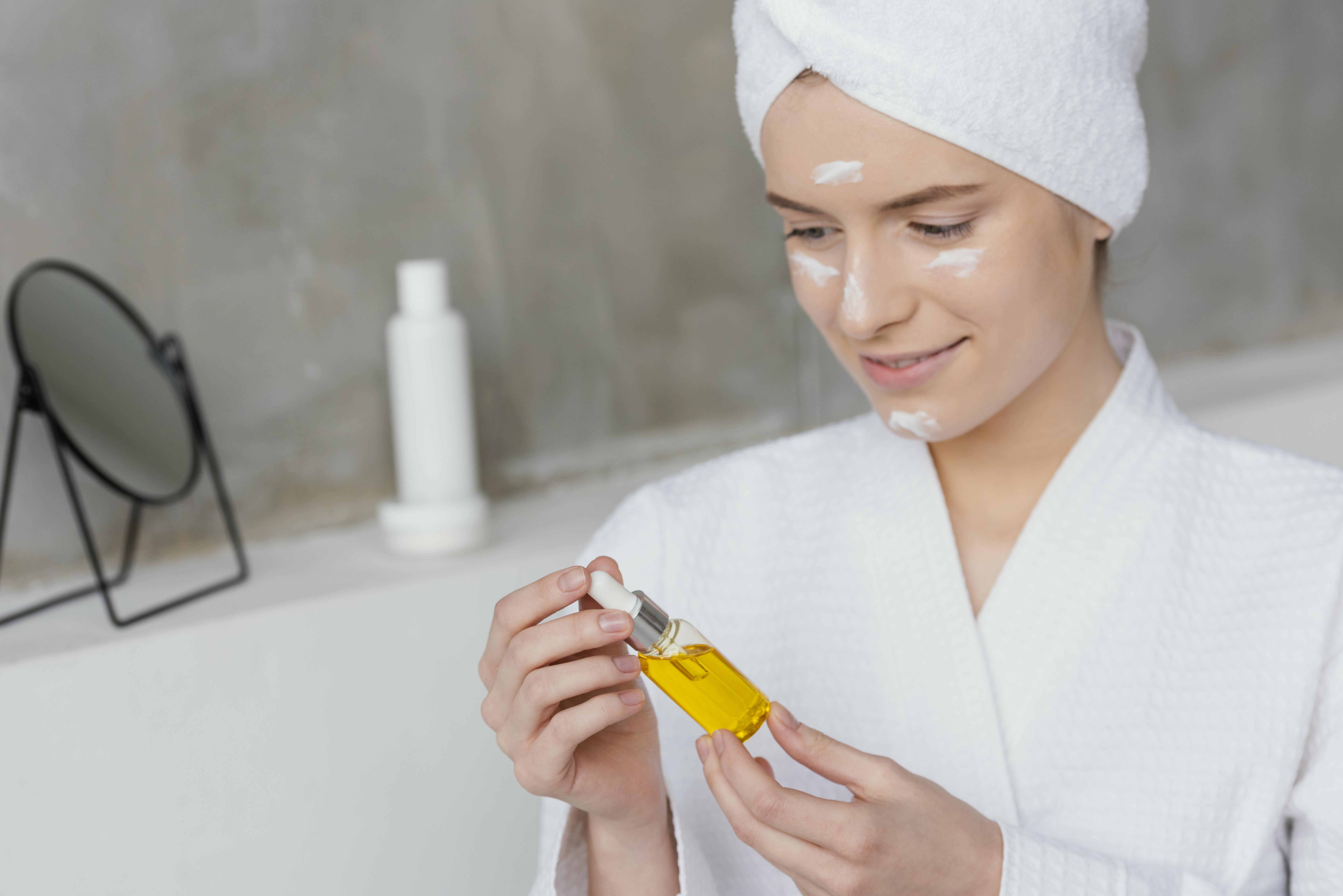 Rahasia Wajah Glowing! 10 Cara Alami Bikin Kulit Sehat, Awet Muda & Cerah Maksimal Tanpa Skincare Mahal