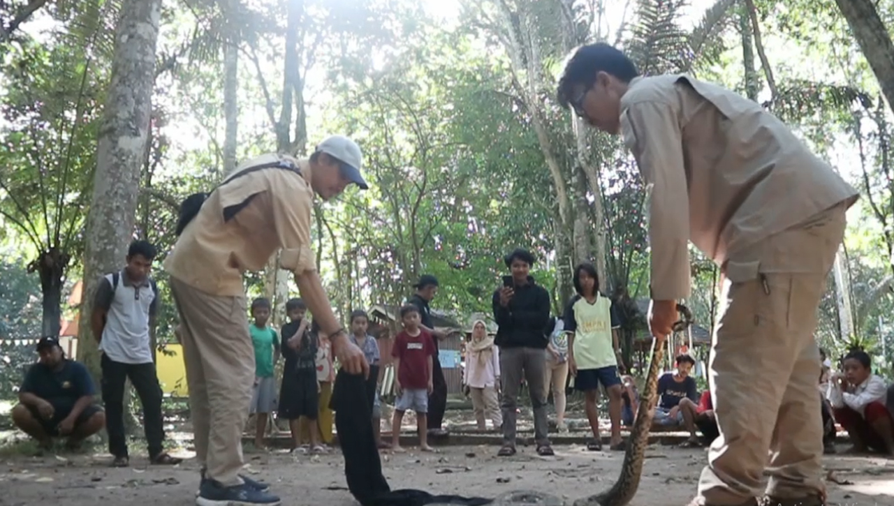 Warga Dan Pengelola Hutan Dumaring Dilatih Snake Awareness, Hadirkan Pemateri Dari Yayasan Sioux Indonesia
