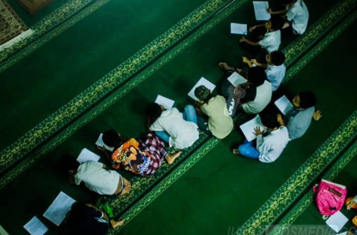 Belajar Sejak Fajar: Sejarah dan Makna Kuliah Subuh dalam Peradaban Islam