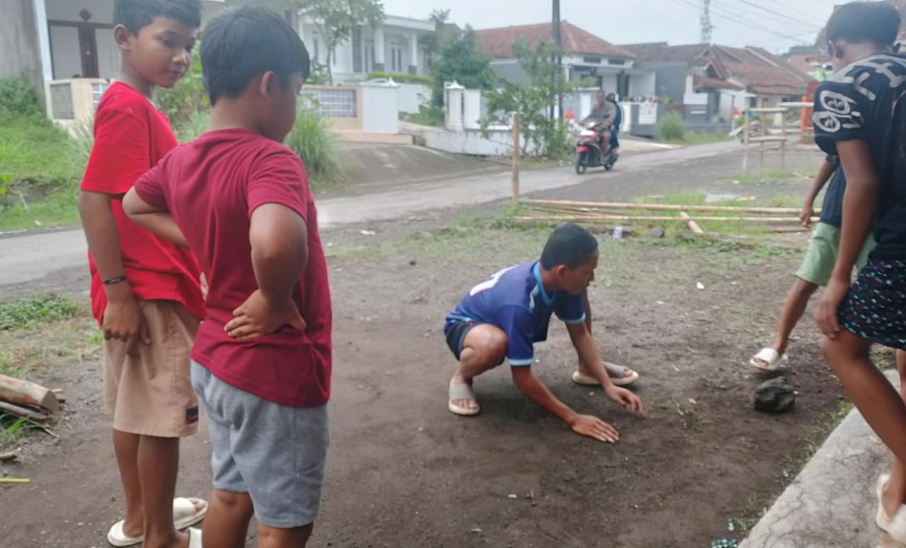 Ternyata Main Kelereng Bisa Jadi Terapi Sabar Saat Puasa, Ini Alasannya!