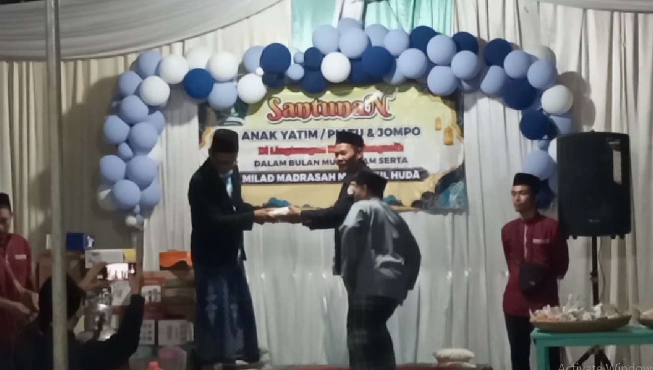 Santri Madrasah Miftahul Huda Diajarkan Pentingnya Berbagi, Gelar Baksos Hingga Bazar Kuliner Gratis 