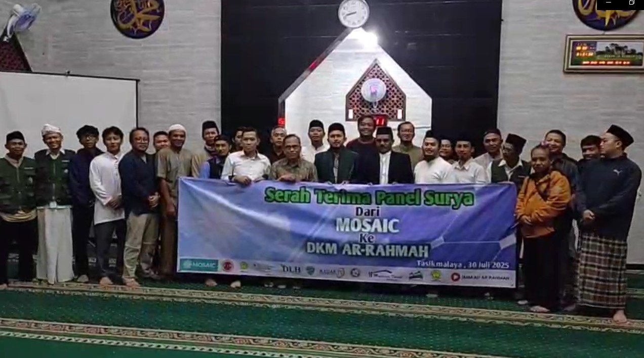 Lintas Sektoral Kolaborasi Jaga Bumi Dimulai Dari Masjid, Mosaic Salurkan Bantuan Panel Surya