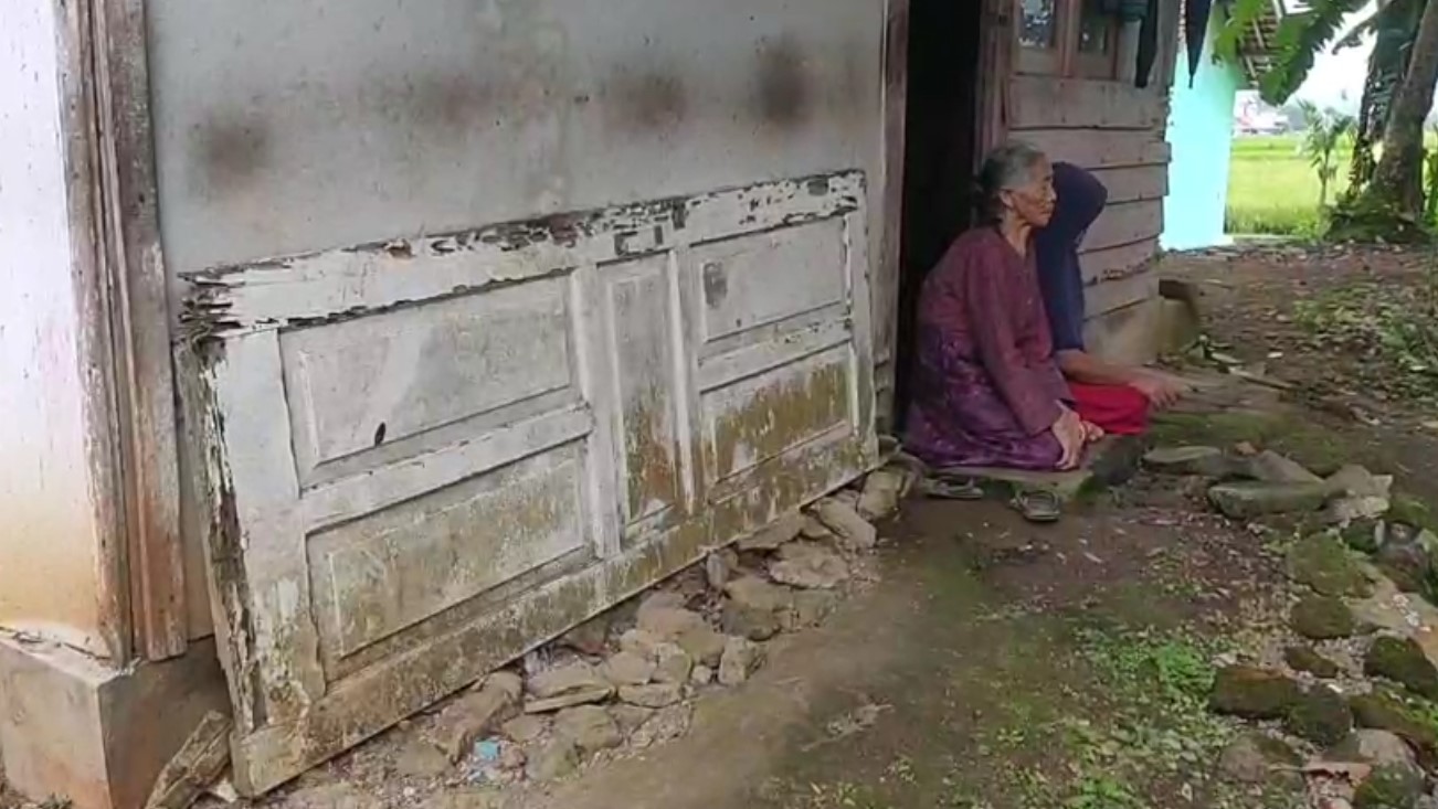 Wanita Jompo dan Anak Tuna Netra Hidup di Tengah keterbatasan, Potret Nyata Kemiskinan di Kota Tasikmalaya