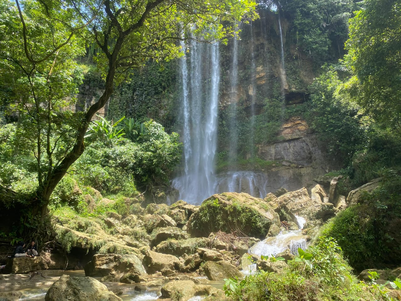 Curug Sawer : Keindahan Tersembunyi Diantara Dua Desa Di Kabupaten Tasikmalaya