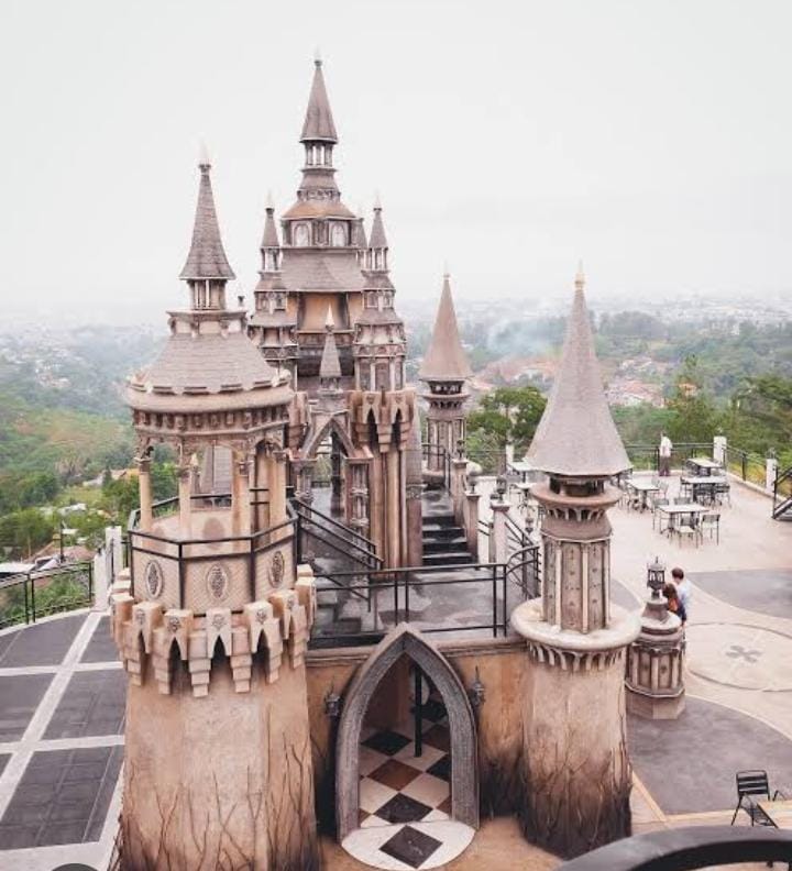 Sejuknya Dago Atas: Rekomendasi Brunch di Mercusuar Cafe & Resto yang Tetap Hits