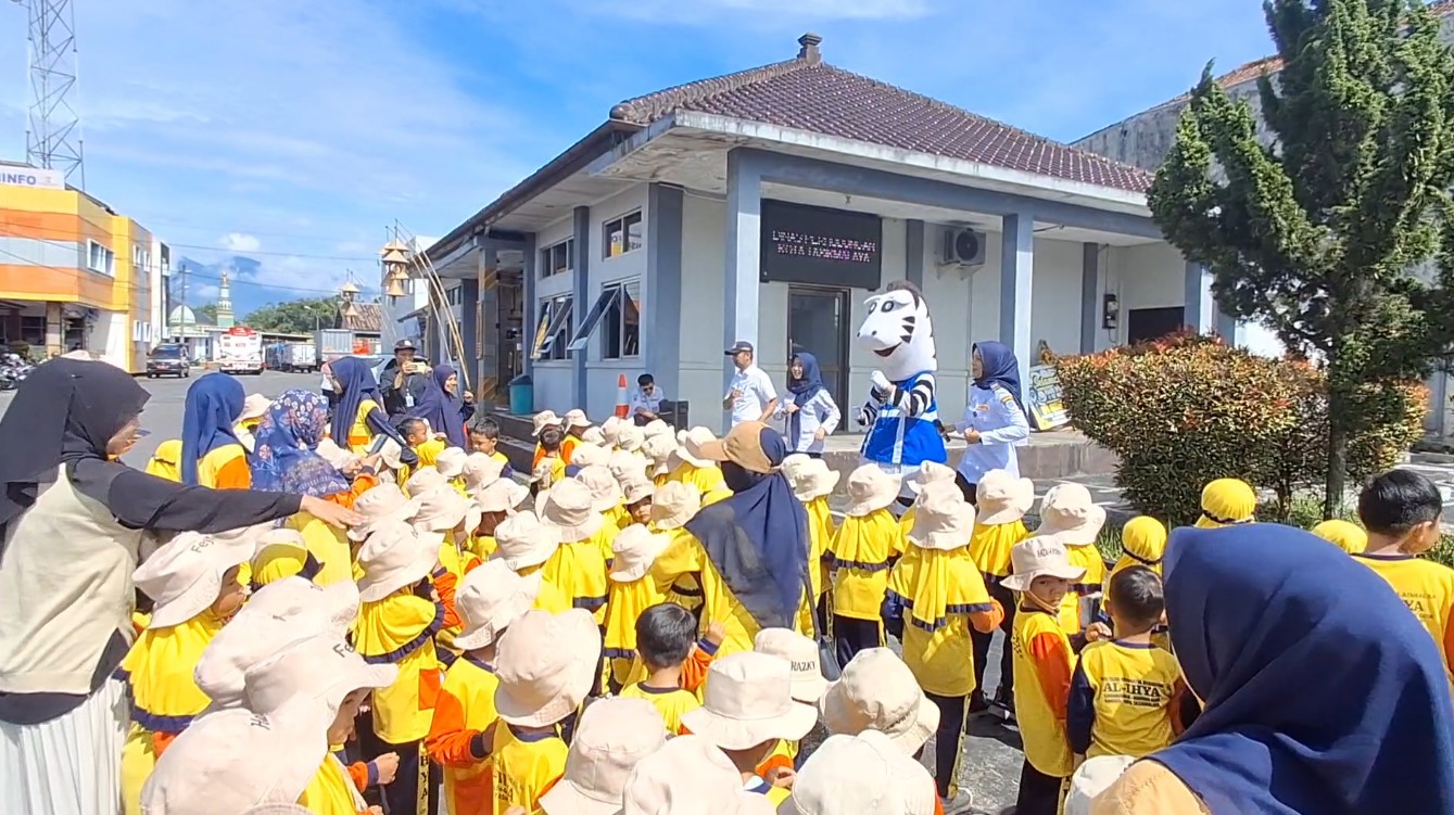 Dishub Kota Tasik Edukasi Keselamatan Lalu Lintas Anak Usia Dini, Ajarkan Teknik 4 T Menyeberang Jalan