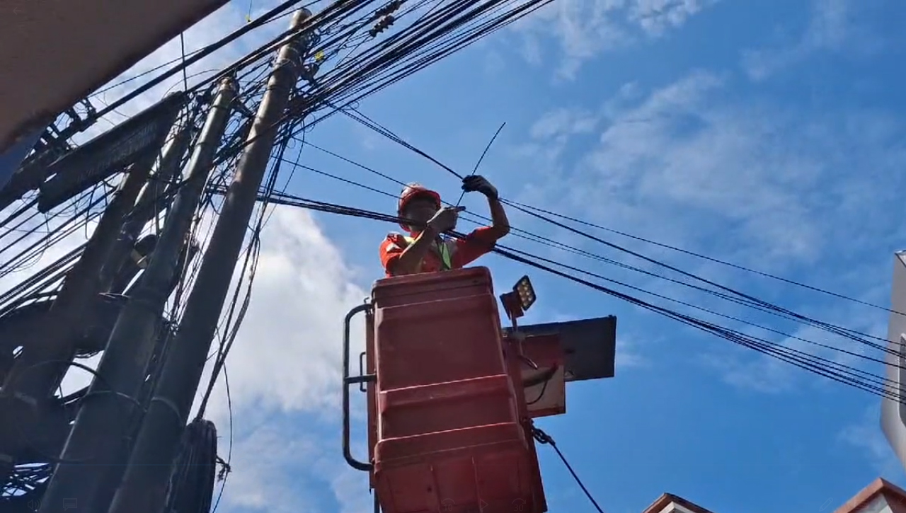 Dinas PUTR Kota Tasikmalaya dan Provider Rapikan Kabel Semrawut, Bakal Dilakukan Rutin Setiap Hari Rabu