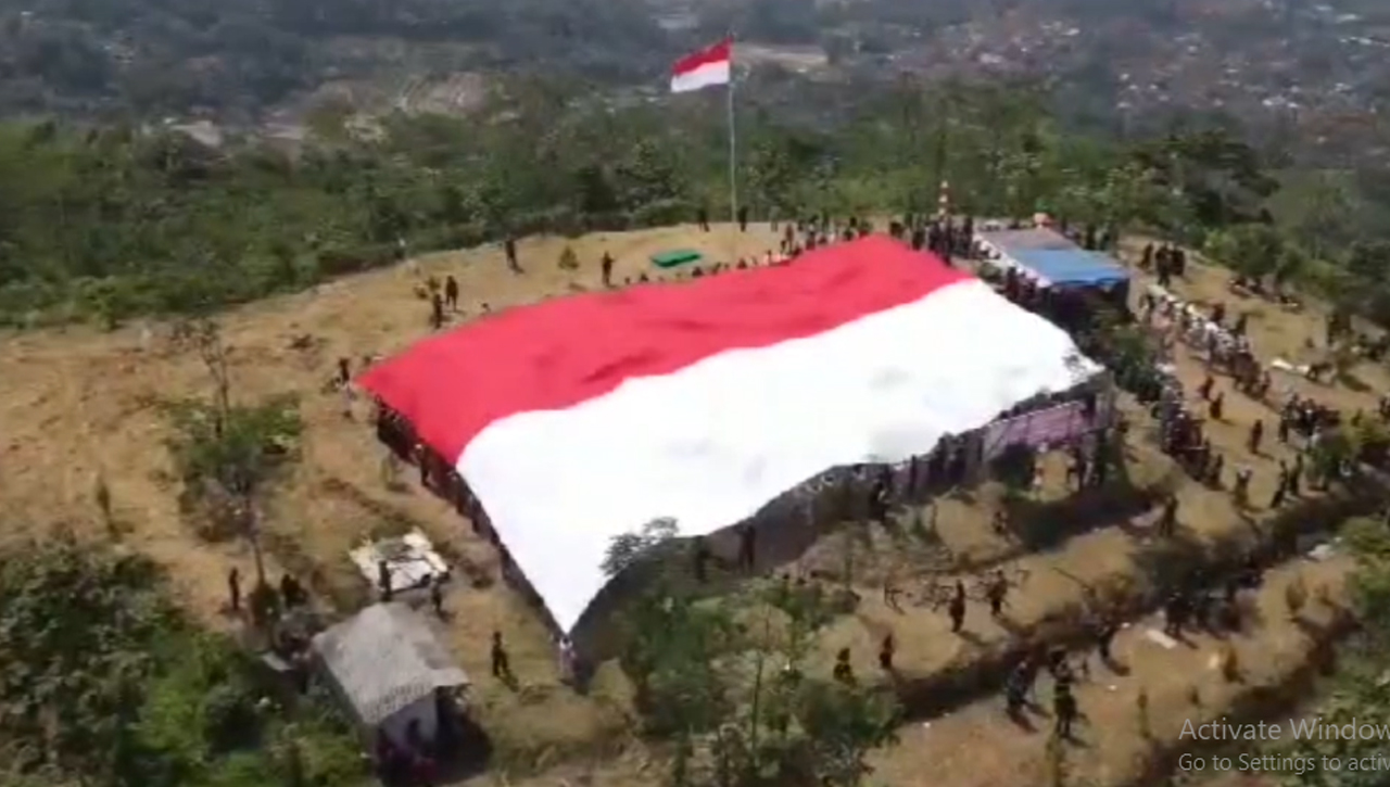 Kodim 0613 Ciamis Kibarkan Bendera Merah Putih Raksasa, Sambut Hut Ke-79 Kemerdekaan Republik Indonesia 