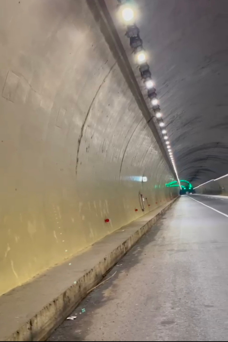Waspada! Dampak Gempa Sumedang Twin Tunnel Tol Cisumdawu Dilaporkan Dindingnya Ada 3 Retakan