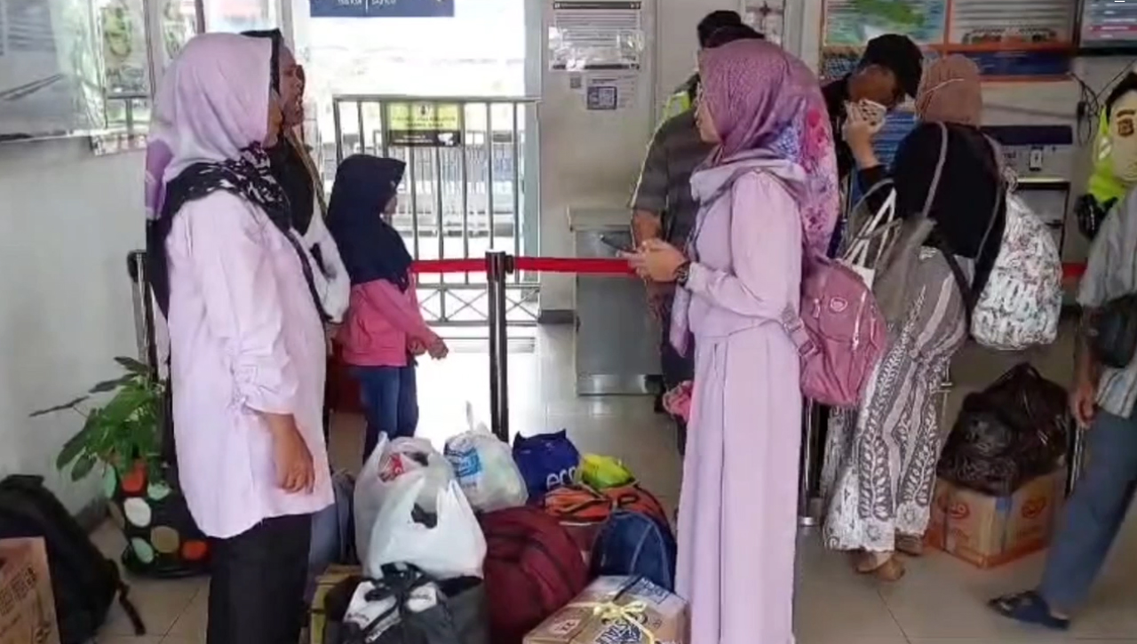 Dampak Tragedi KA 66 Turangga vs KA 350 Comuter Line, Calon Penumpang Di Stasiun Banjar Kecewa