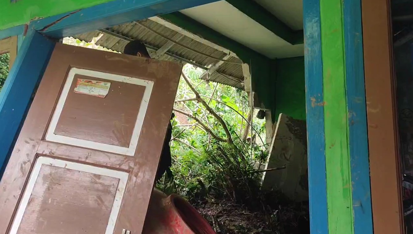 Innalillahi, Longsor di Cigalontang Tasikmalaya Timpa Rumah Warga, Satu Tewas Dua Luka Berat