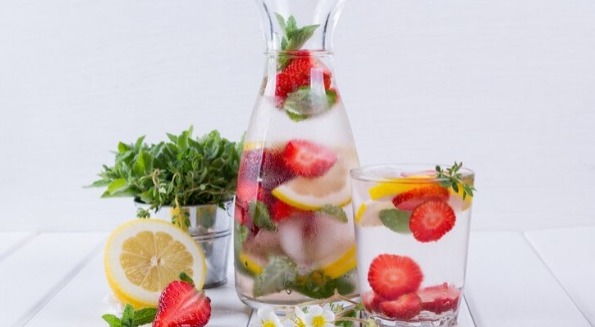 Sering Mengkonsumsi Infused Water? Yuk Kenali Berbagai Mitos dan Fakta dari Infused Water Ini Bagi Kesehatan