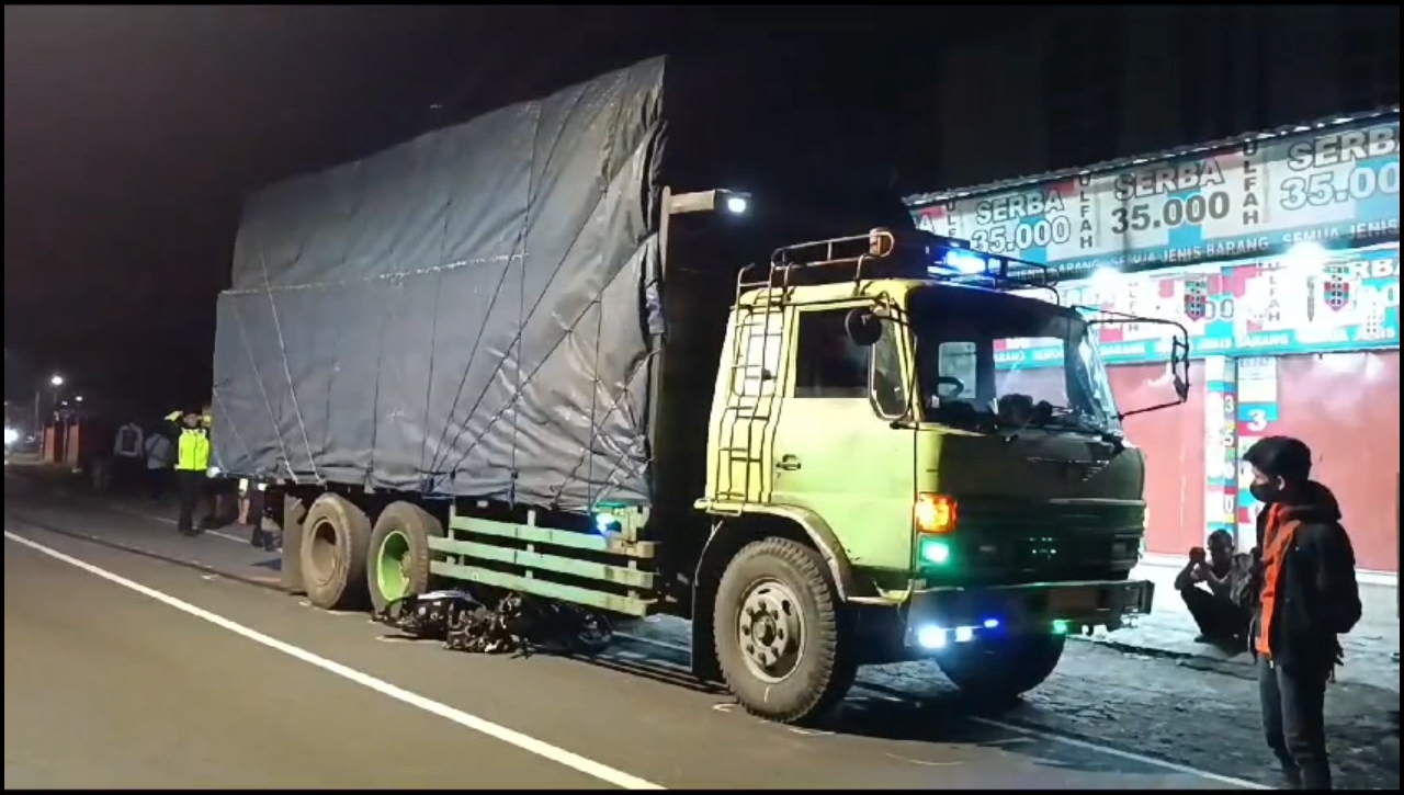 Terlibat Kecelakaan, Pemotor Tewas Masuk Kolong Truk, Begini Kronologinya