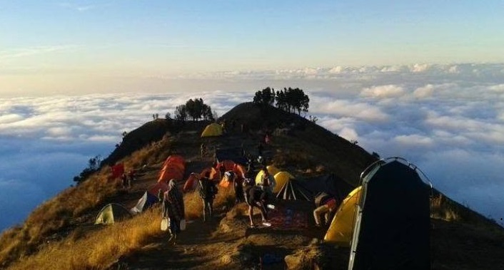 5 Tempat Ini Bisa Jadi Pilihan Terbaik Rayakan Pergantian Malam Tahun Baru Di Puncak Gunung