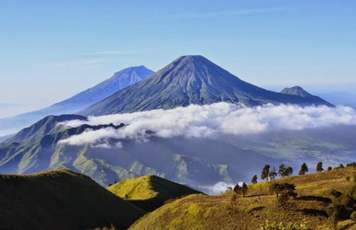 Negeri di Atas Awan Wonosobo: 5 Spot Healing di Dieng yang Bikin Pikiran Adem