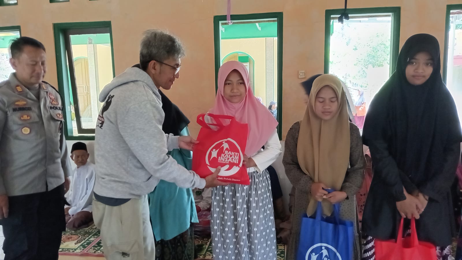 IJTI Korda Tasikmalaya Menggelar kegiatan Santunan Anak Yatim dan Penyaluran Air Bersih