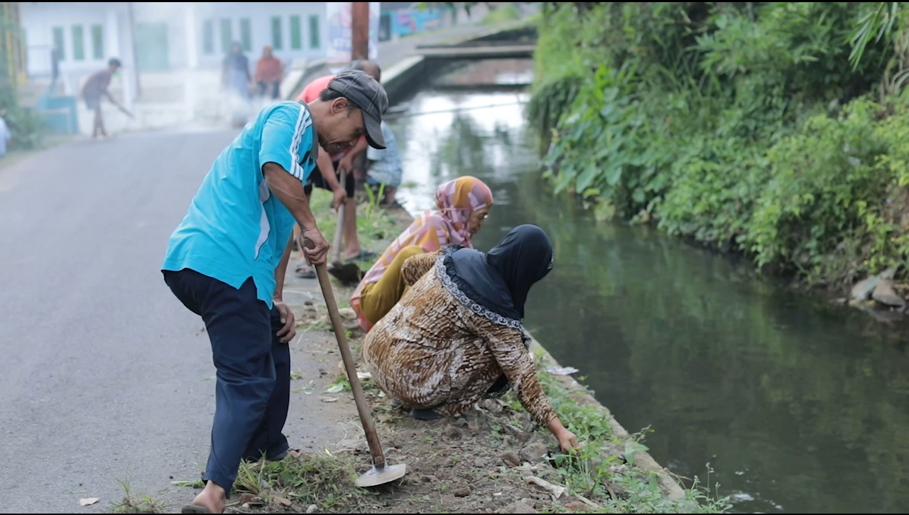 Warga Sukanagara Kompak Bersih-Bersih Kawasan Katasik, Ajarkan Warga Pentingnya Jaga Lingkungan 