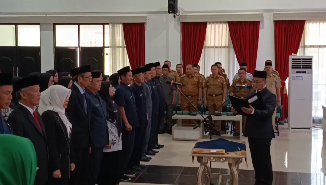 Bupati Tasikmalaya Kembali Lantik 30 Pejabat dan Kepala Sekolah, Opan Sopian Jadi Sekretaris DPRD