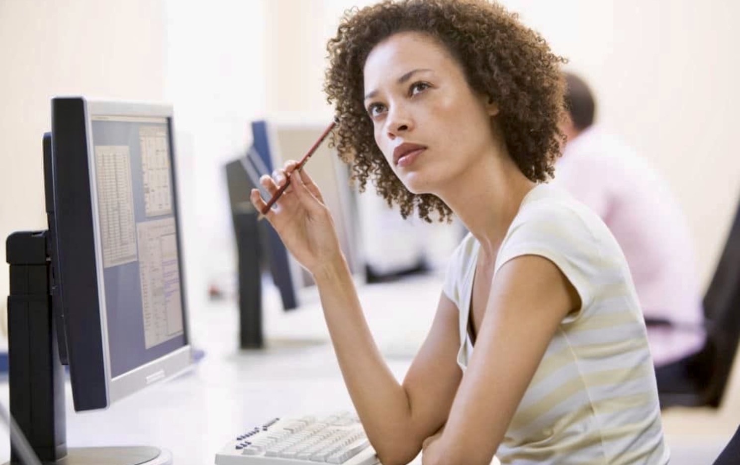 Amnesia Historis: Kenapa Generasi Sekarang Tahu Banyak, Tapi Kurang Paham?