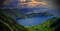 Danau Toba: Destinasi Wisata Alam yang Menawarkan Pemandangan Luar Biasa dan Kekayaan Budaya