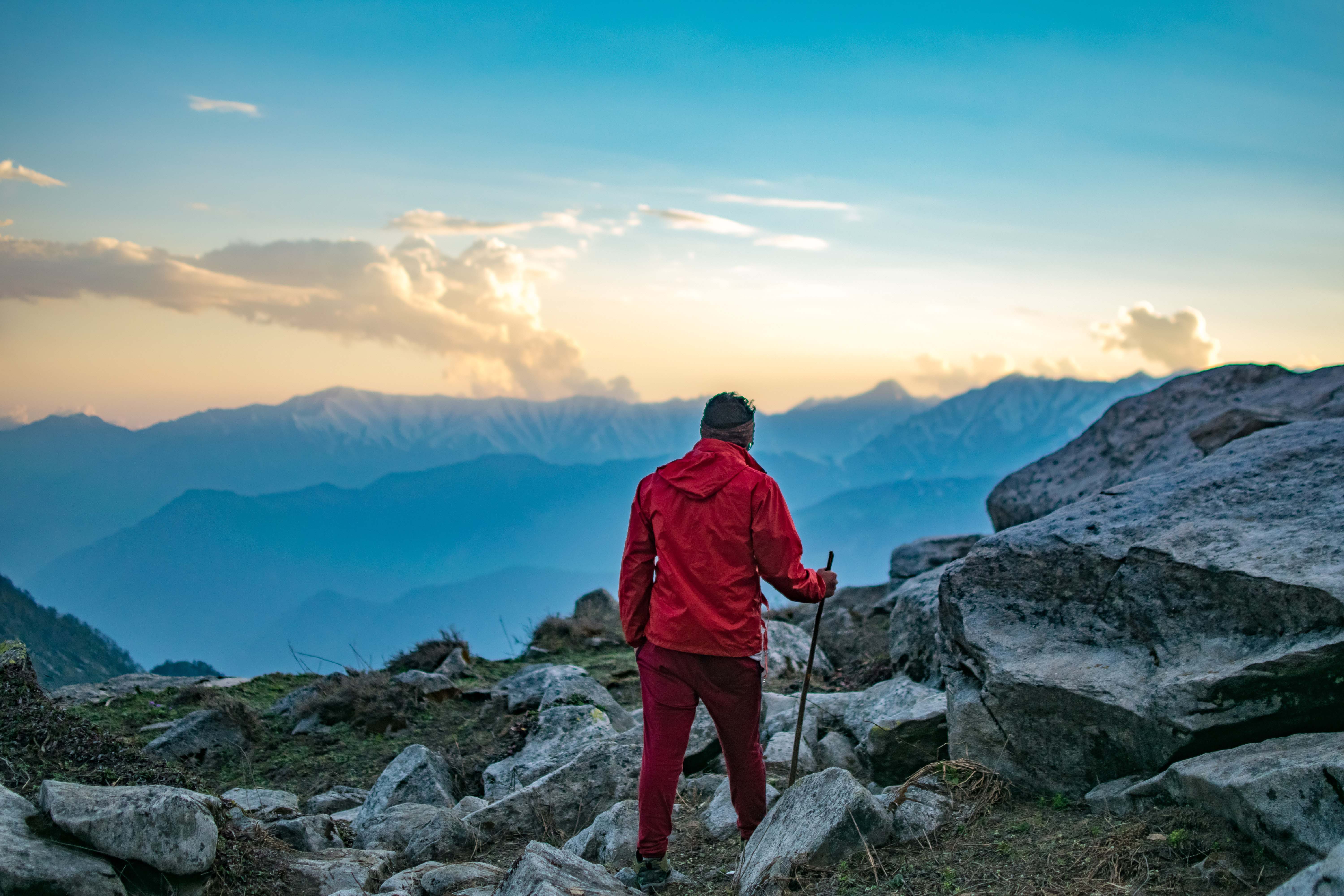 Rahasia di Balik Berhasilnya Mendaki Gunung: Tips Naik Gunung yang Wajib Anda Ketahui!