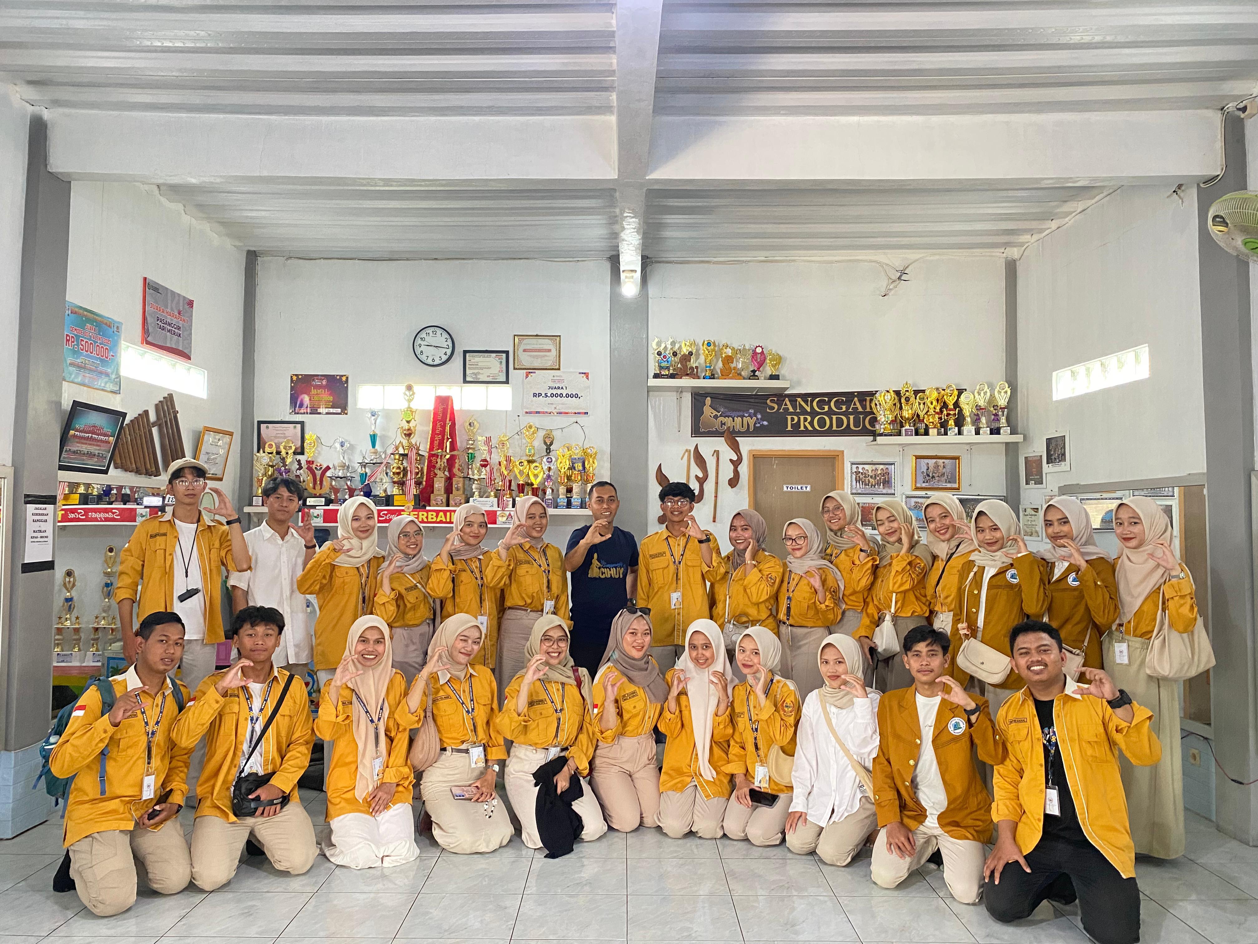 Sanggar Cihuy Siapkan 16 Penari Terbaik untuk Kompetisi Tingkat Provinsi di Bandung