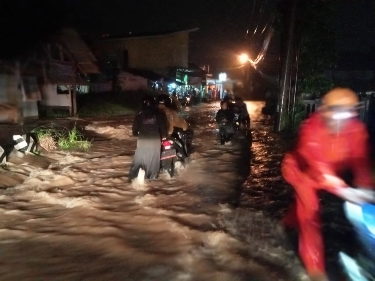 Hujan Deras Guyur Wilayah Kota Kabupaten Tasikmalaya, ini Daftar Daerah yang Terdampak Banjir dan Longsor
