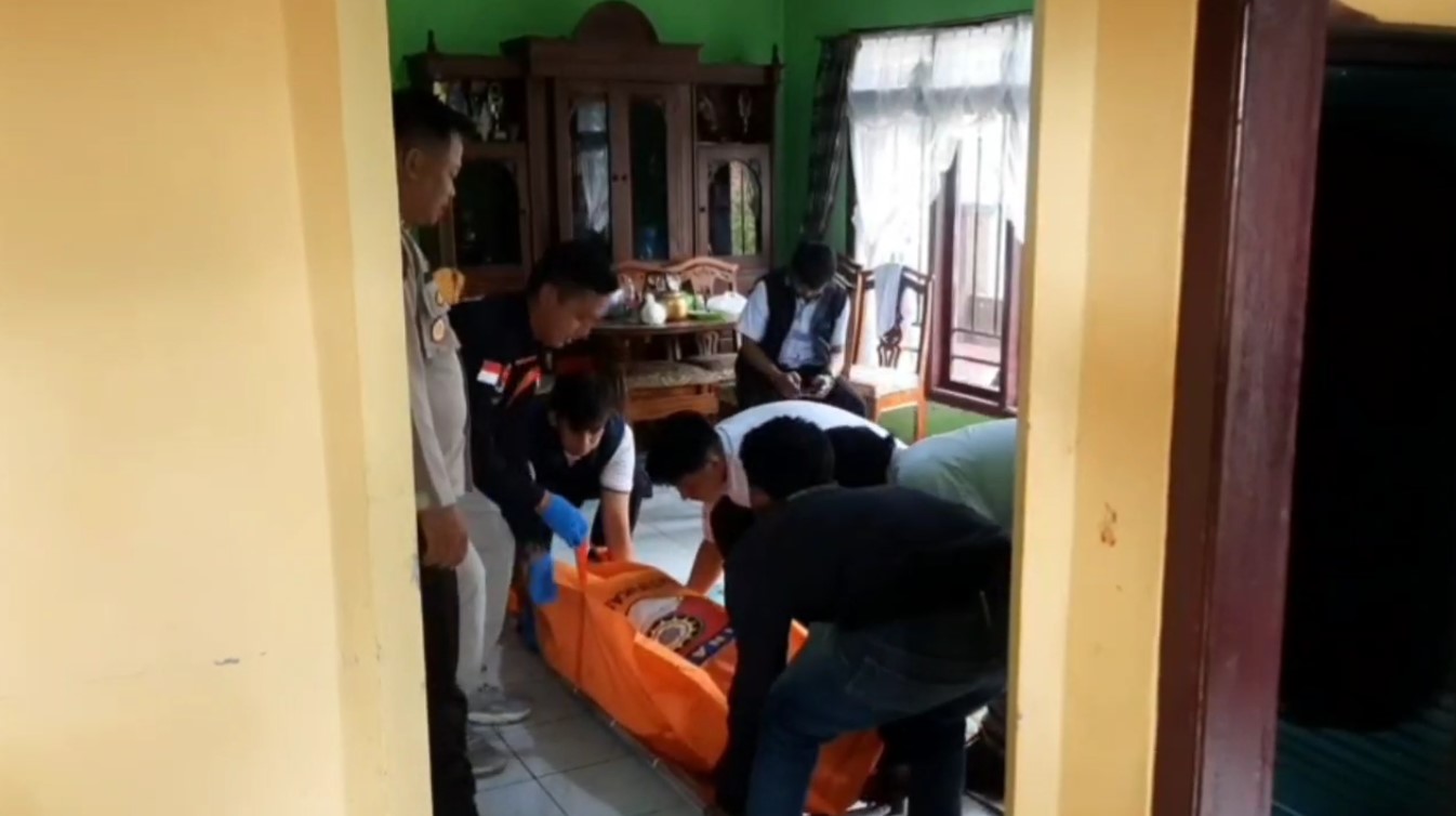 Pria di Tasikmalaya Ditemukan Meninggal Dengan Luka Sayatan di Leher, Begini Kronologinya