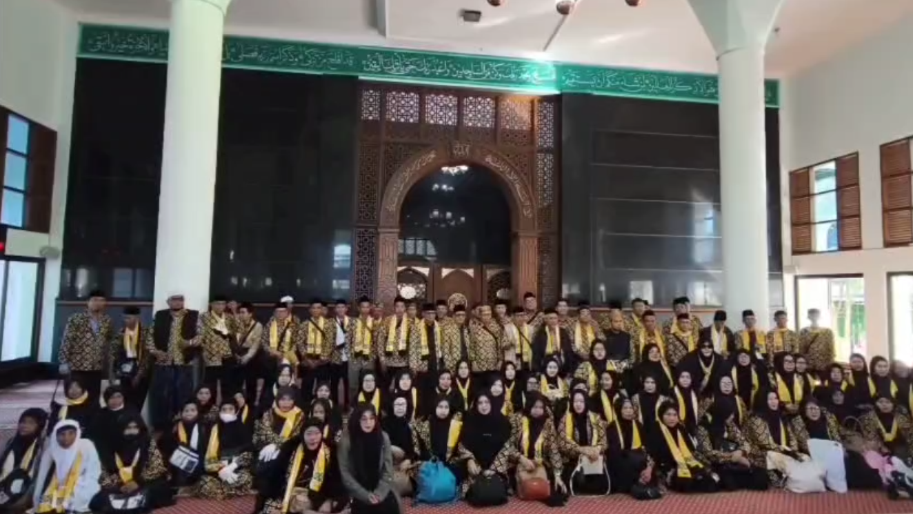 Elqoshwa Berangkatkan 122 Jemaah Umroh Plus Mesir, Hadirkan Perjalanan Umroh yang Nyaman Sesuai Syariat