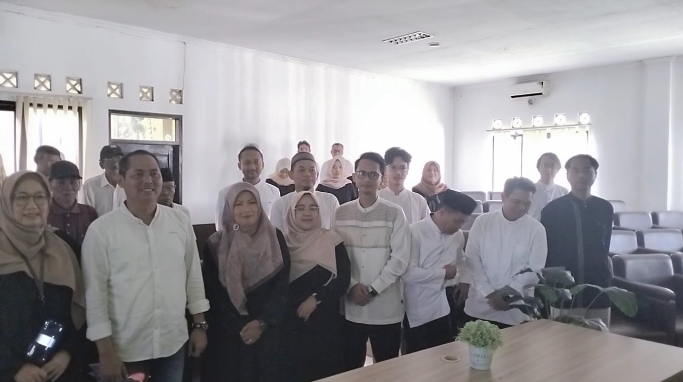 STISIP BP Banjar Santuni Puluhan Yatim dan Dhuafa, Sumber Santunan dari Zakat Penghasilan Karyawan 