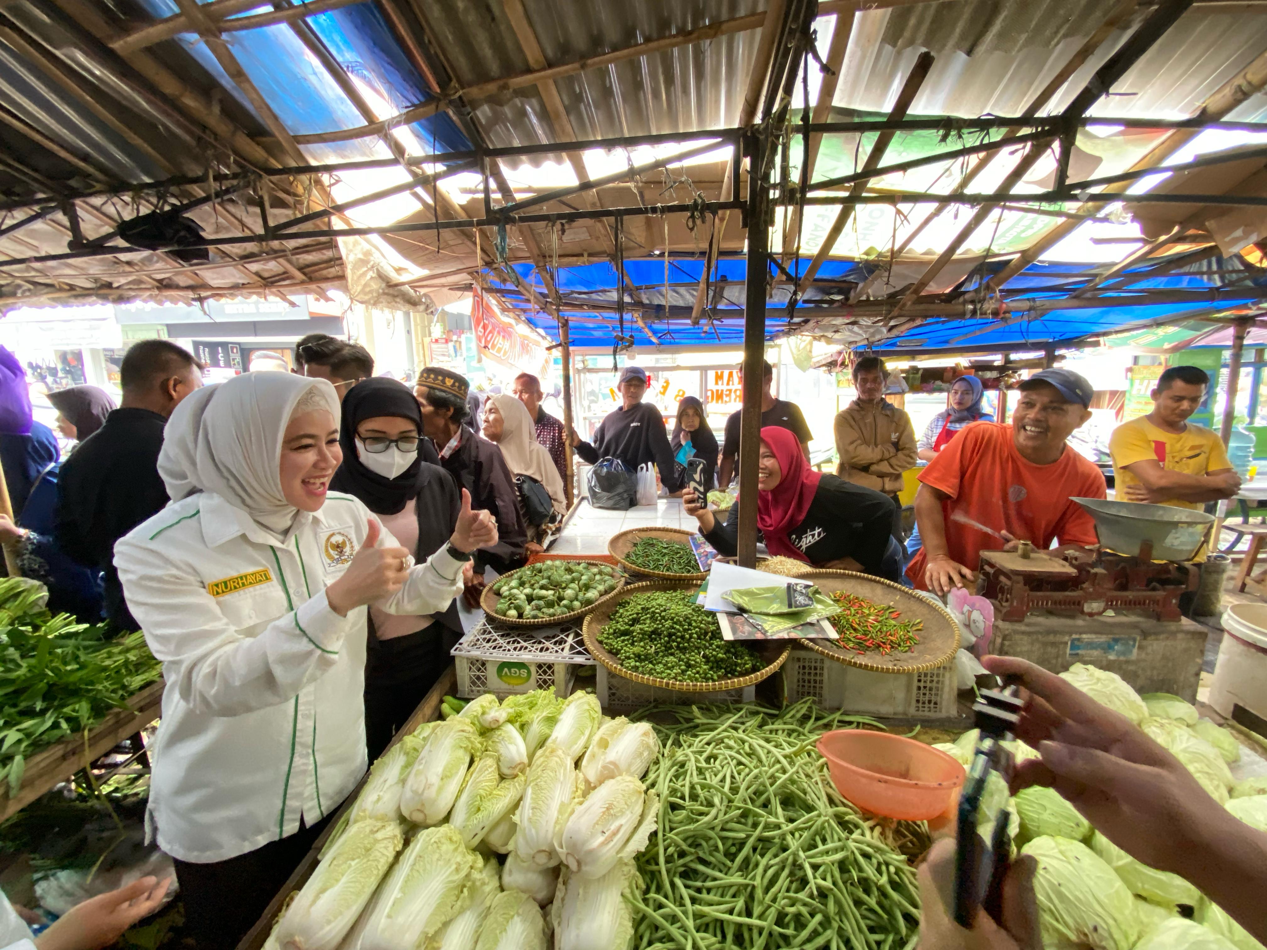 Hj Nurhayati Berharap Pasar Tradisional di Dapilnya Bisa Jadi Pasar Aman dan Sehat