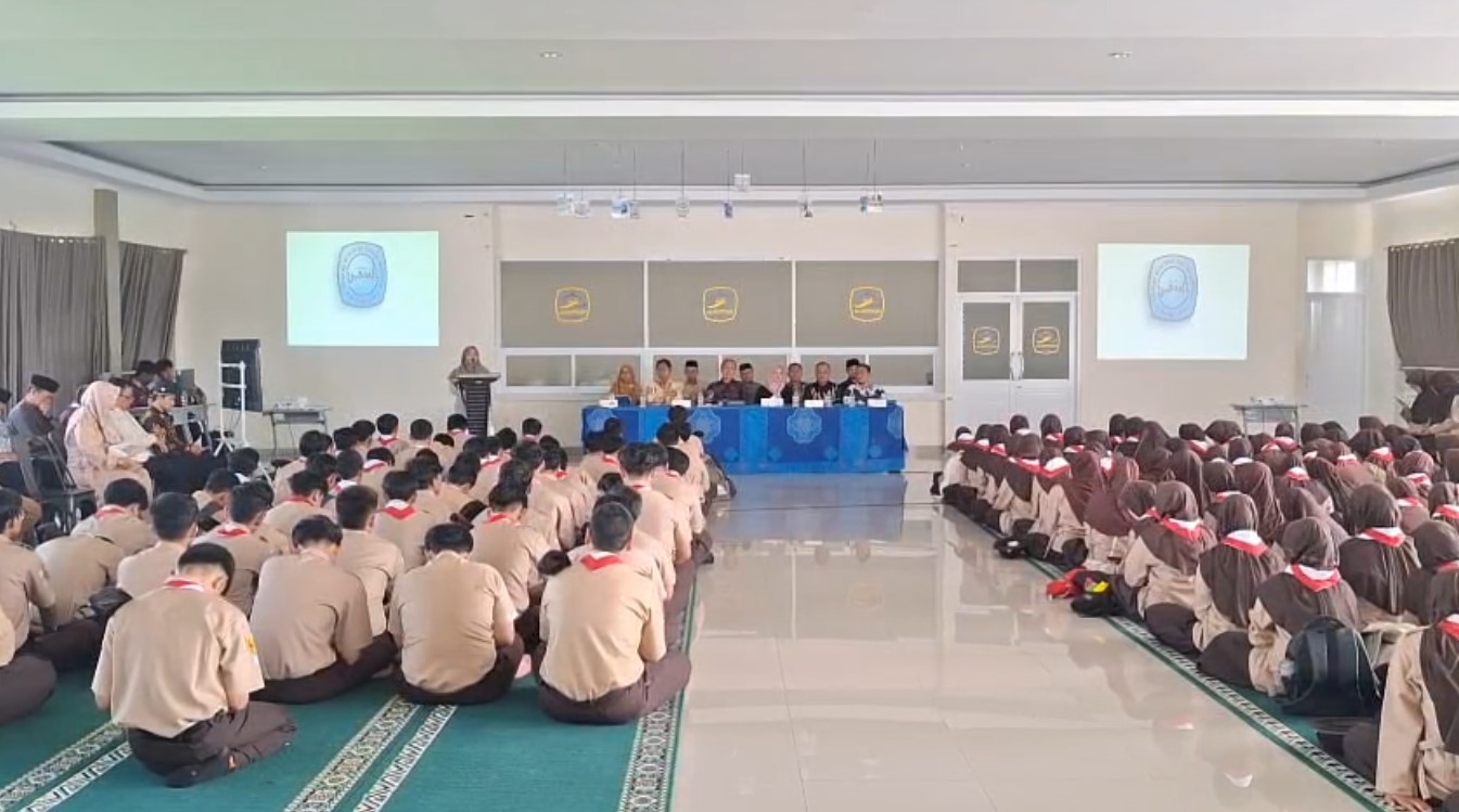 Empat Siswi Al Muttaqin Wakili RI di Expo Science International Abu Dhabi, Buah Siswa Rajin Baca Jurnal