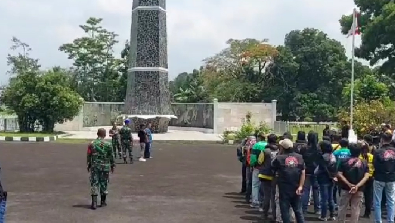 Komunitas Ojol Priatim Beri Penghormatan Pada Pahlawan, Janji Isi Kemerdekaan Dengan Hal Yang Baik